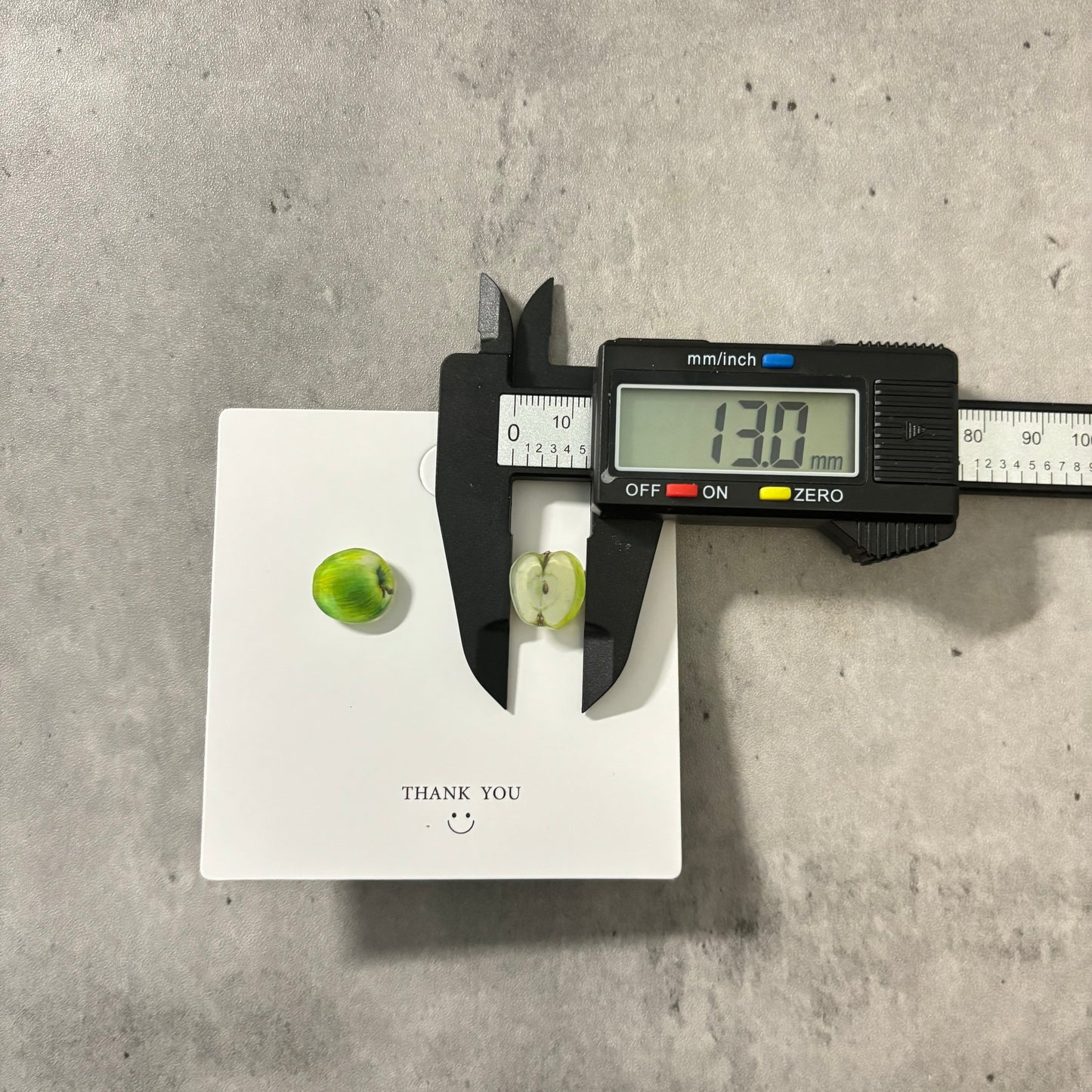 手繪蘋果耳釘